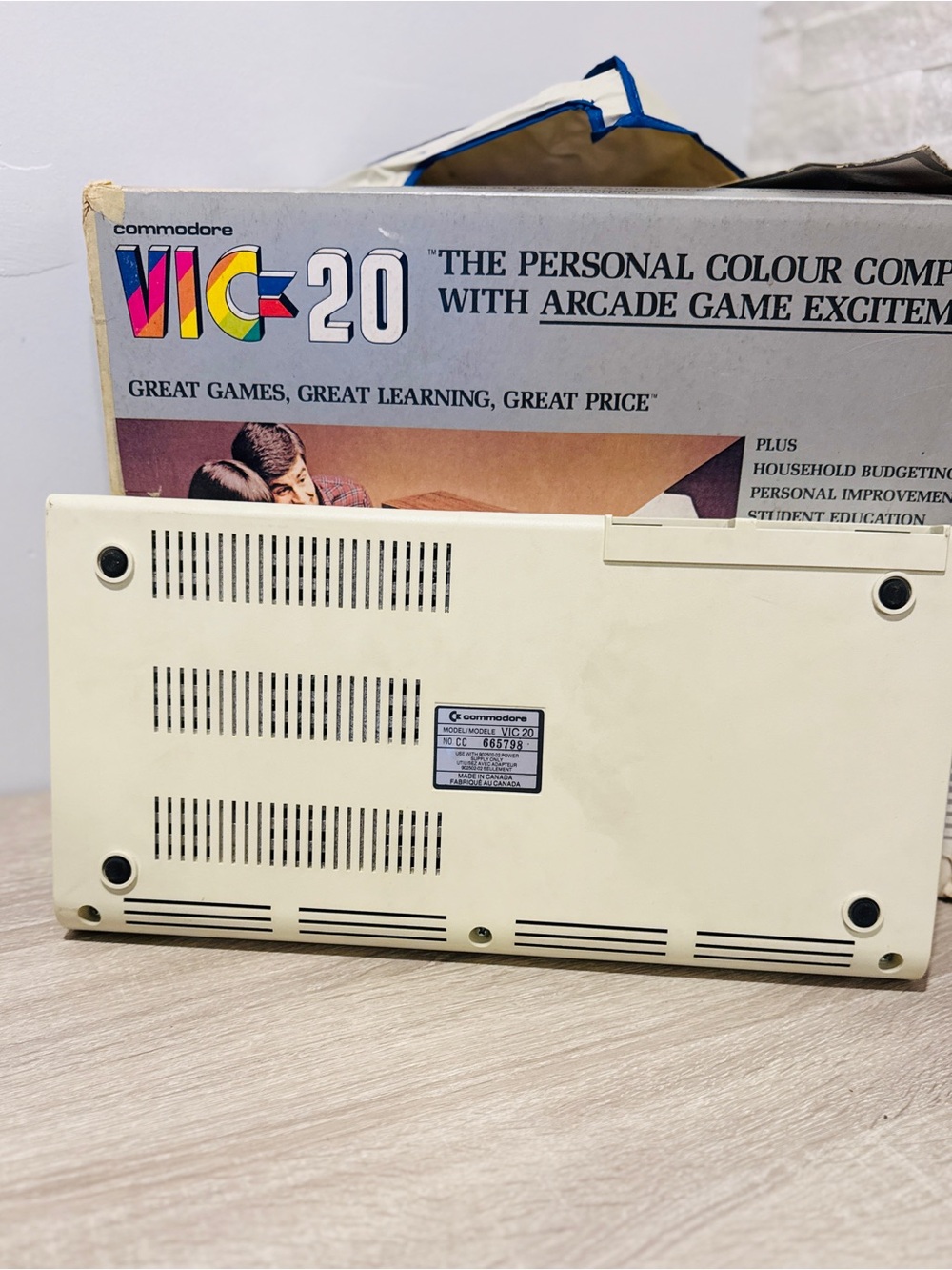 Vintage Commodore VIC-20 Computer System - Tested & Working - In Box w/ Cables - Picture 9 of 17